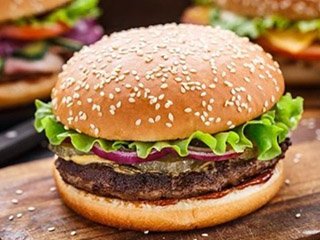 ساندويش برجر لحم